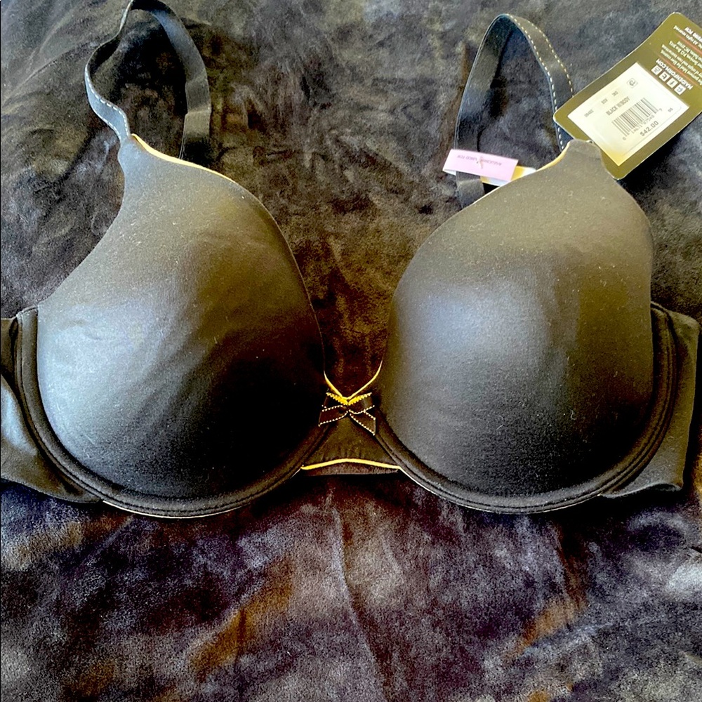 Maidenform Black T-Shirt Bra with Underwire Support